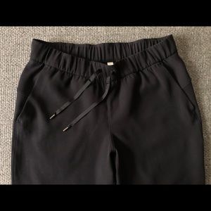 Lululemon On the Fly Jogger, 28’’, Size 8, black
